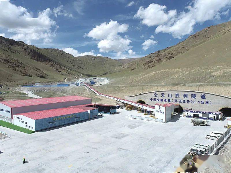 通往新疆的列車(圖1) 通往新疆的列車(圖1)